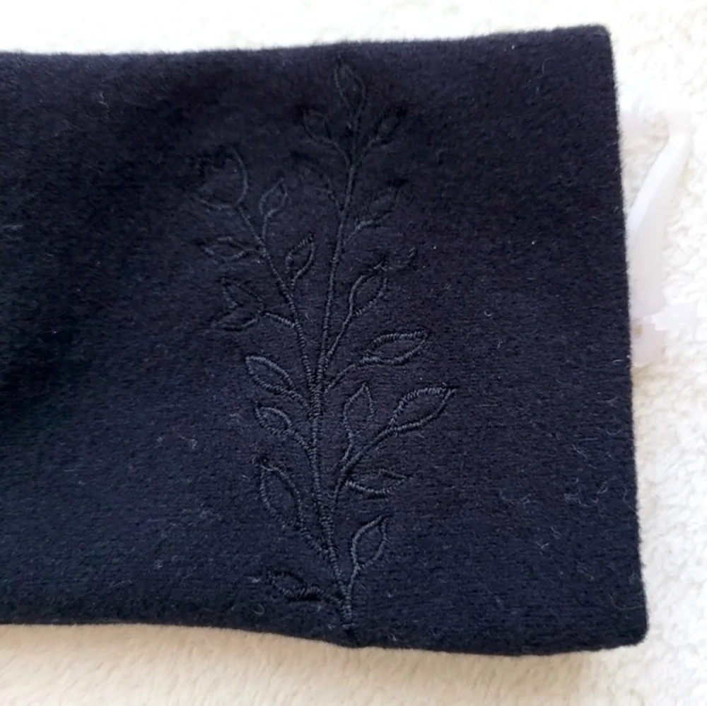 ECHO | Vintage Embroidered Black-on-Black Floral Gloves NEW Small